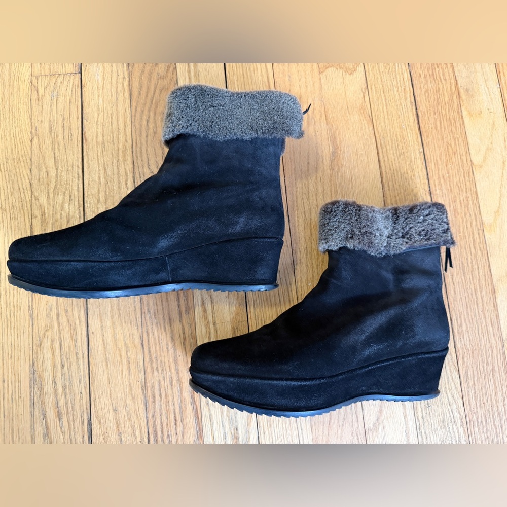 Stuart Weitzman Black Suede Wedge Boots with Fur Cuff - Picture 2 of 9
